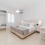 Elia *