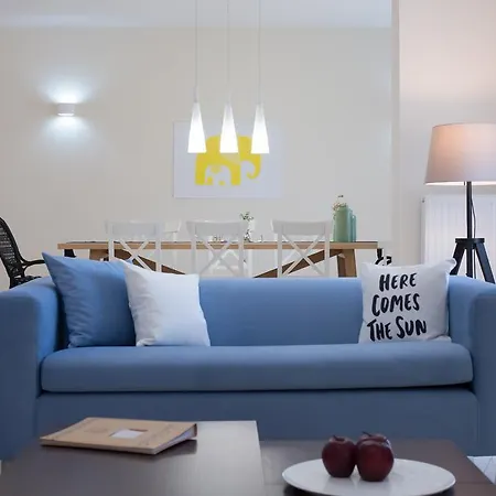 Elia Apartment *
